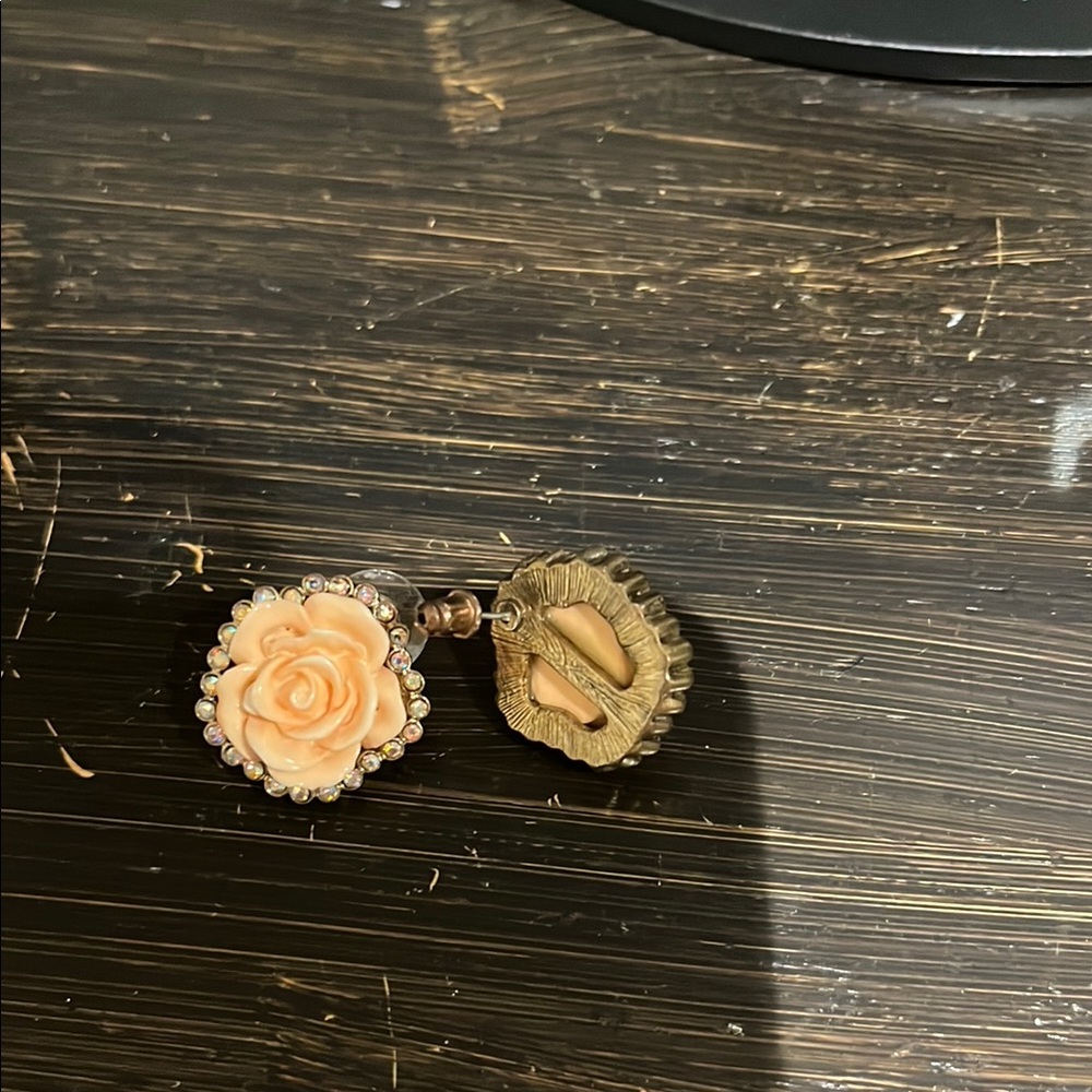 Elegant Gold and Cream Floral Earrings